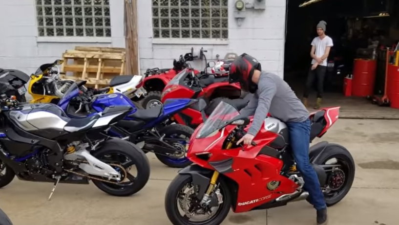 BMW S1000RR Vs Panigale V4 R
